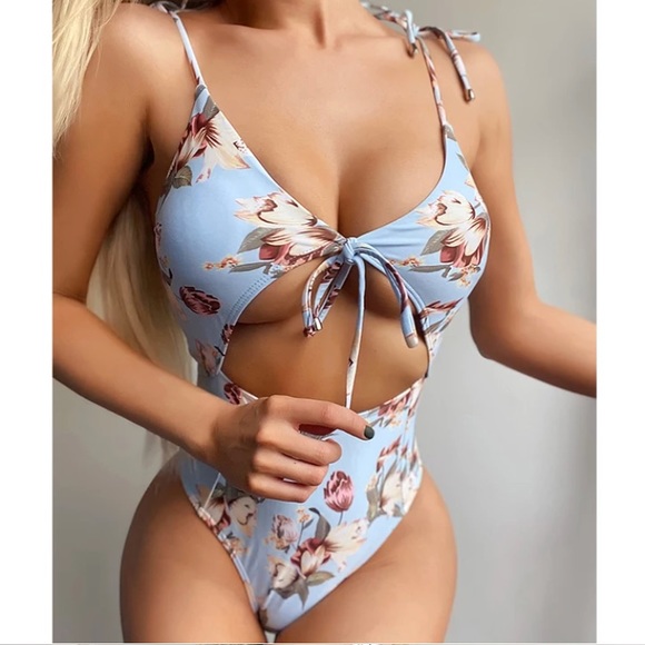 CLEARANCE Light Blue Floral Keyhole Open Bust 1Pc Swimsuit - Picture 3 of 7
